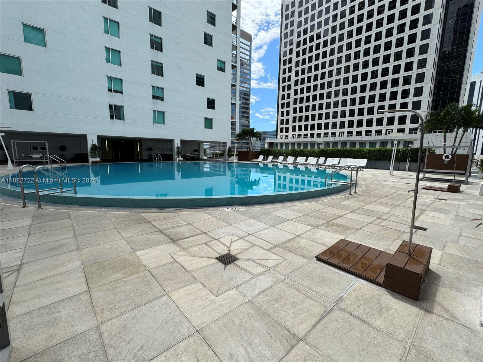 55 SE 6th St #3501, Miami FL 33131