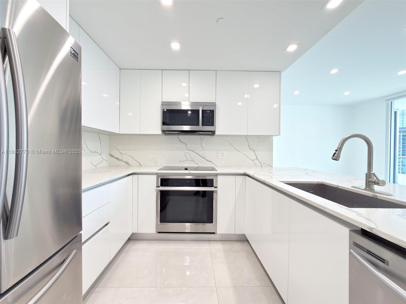 1300 Brickell Bay Dr #3100, Miami FL 33131