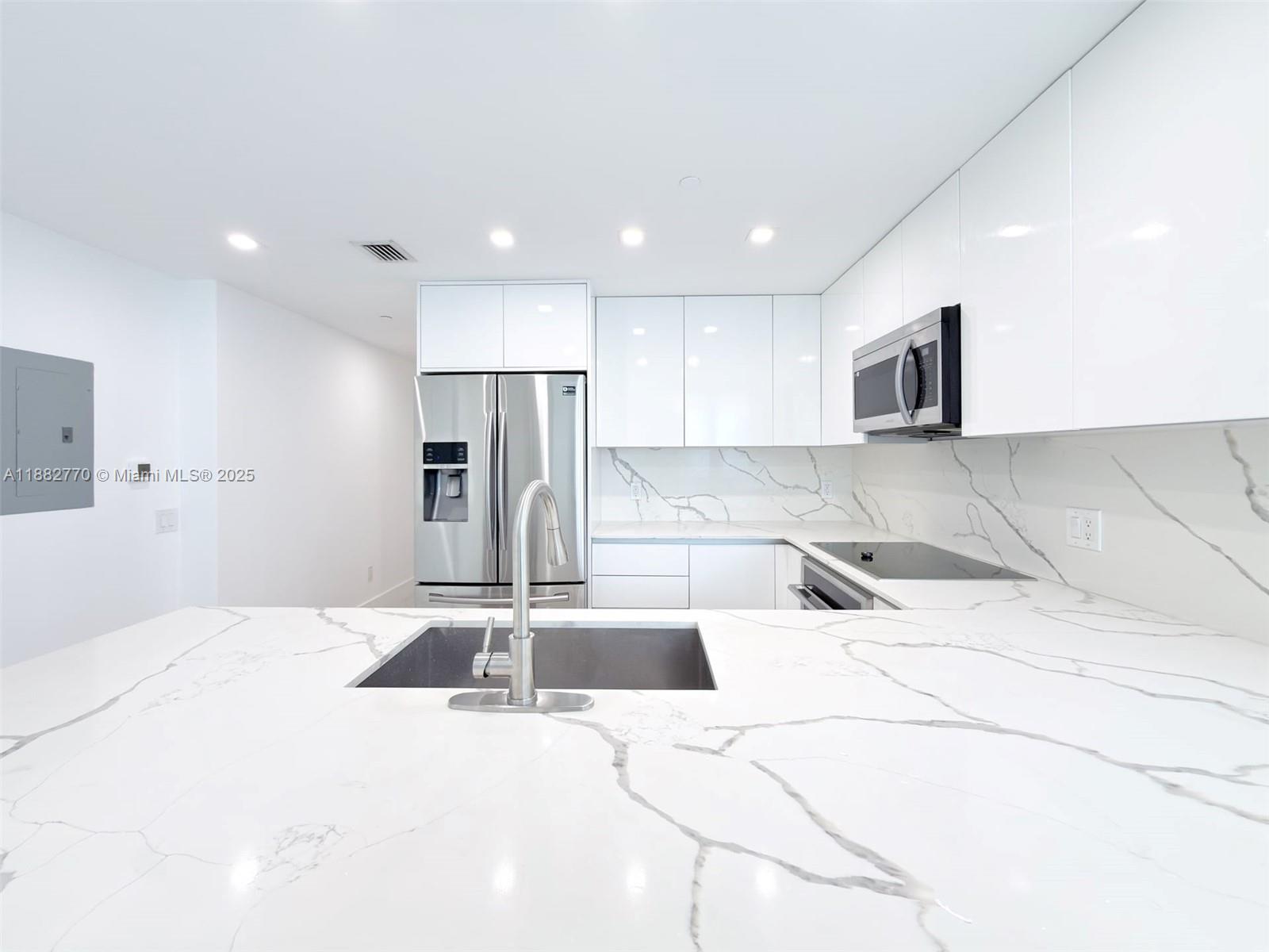 1300 Brickell Bay Dr #3100, Miami FL 33131