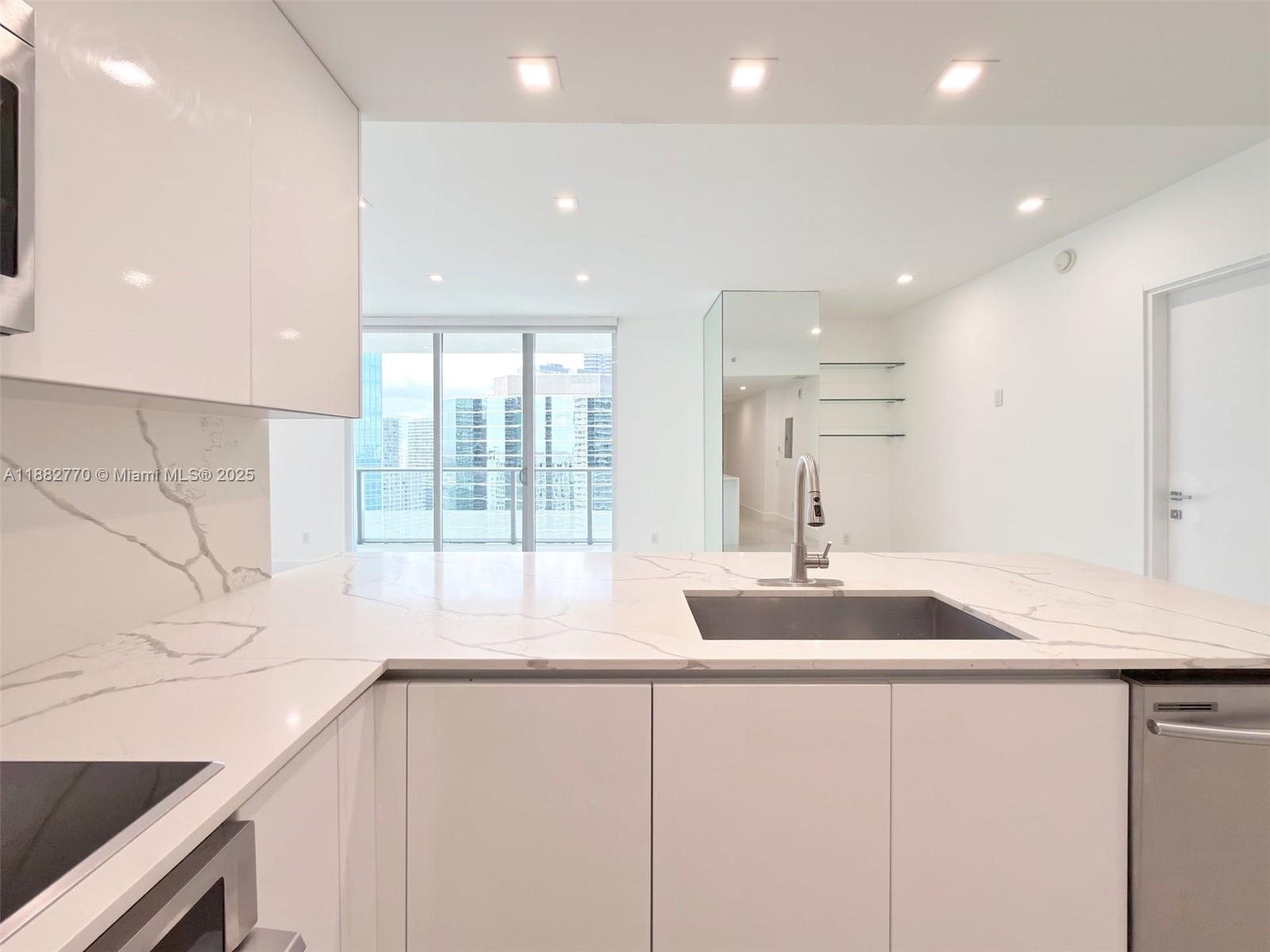 1300 Brickell Bay Dr #3100, Miami FL 33131