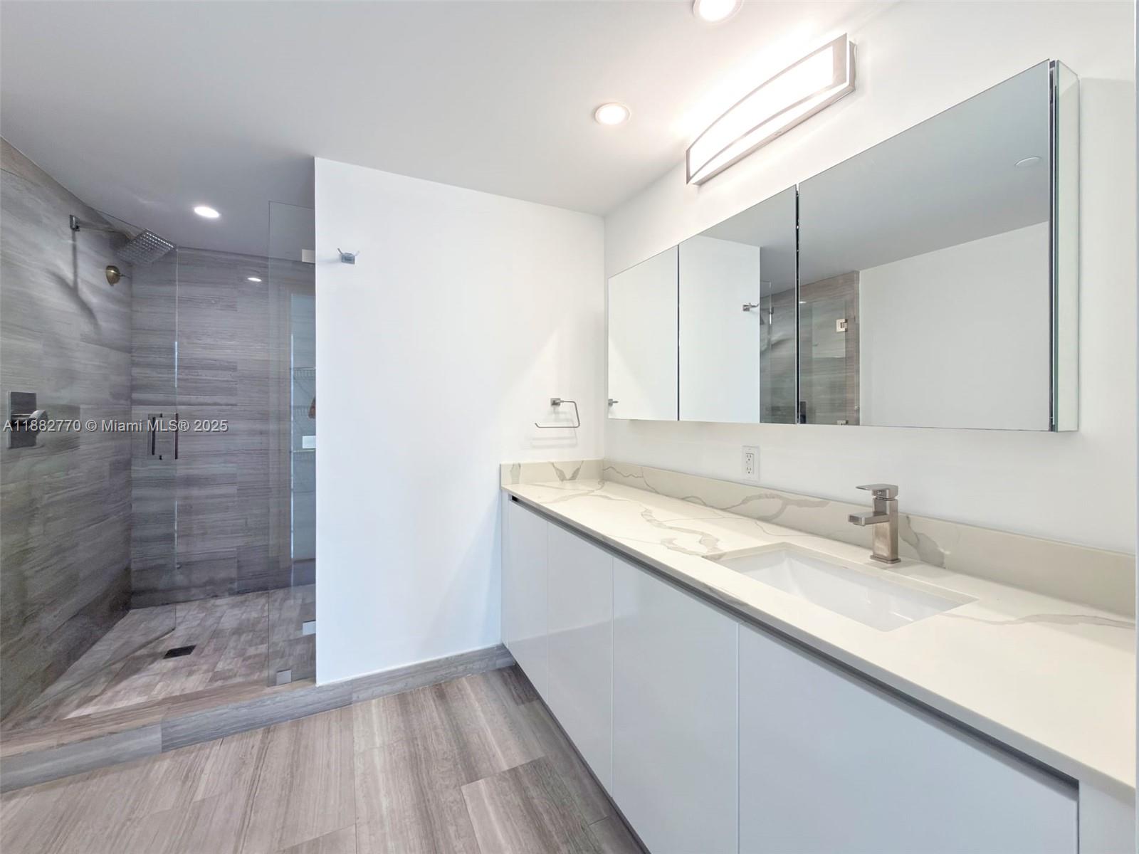 1300 Brickell Bay Dr #3100, Miami FL 33131
