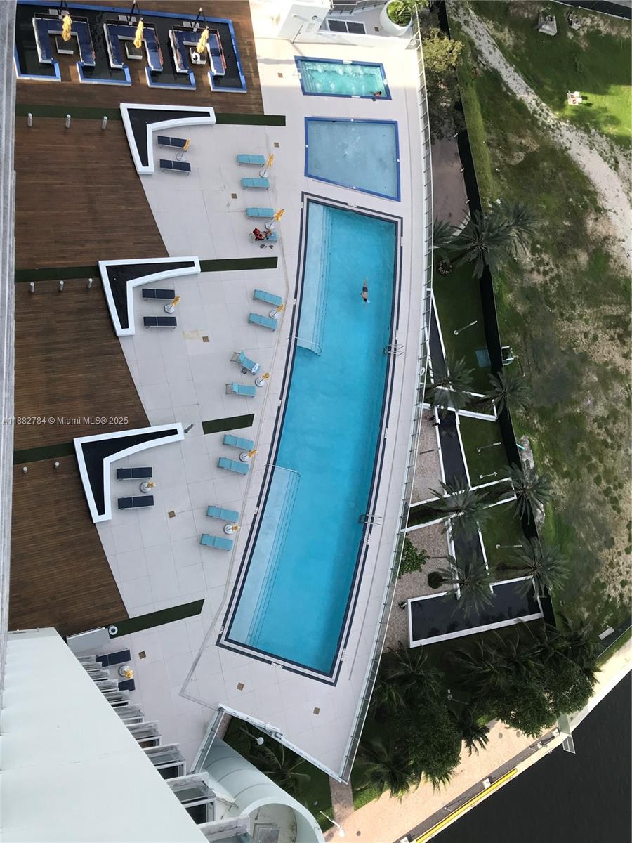 92 SW 3rd St #2512, Miami FL 33130