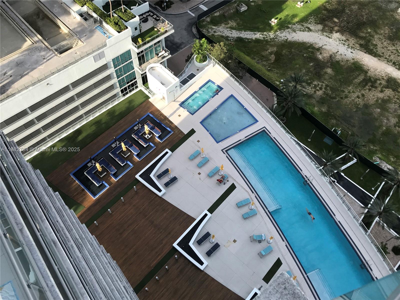92 SW 3rd St #2512, Miami FL 33130