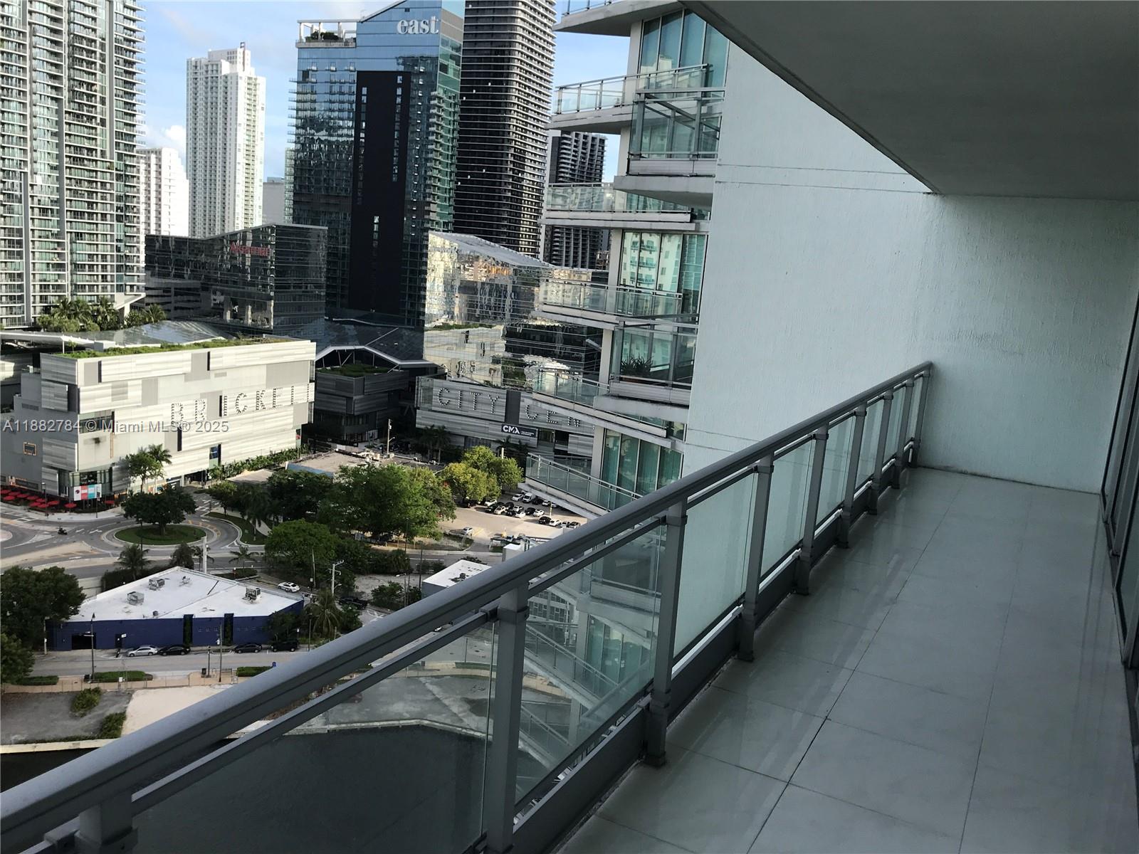 92 SW 3rd St #2512, Miami FL 33130