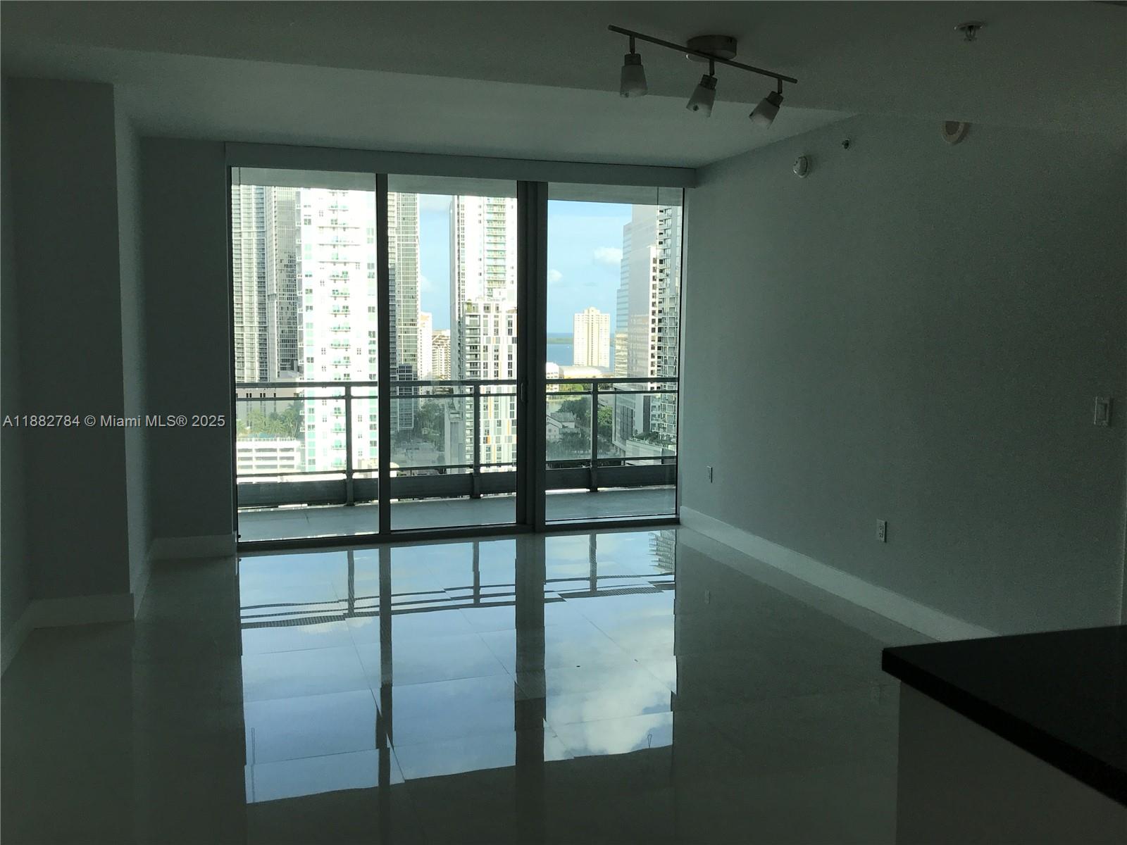 92 SW 3rd St #2512, Miami FL 33130