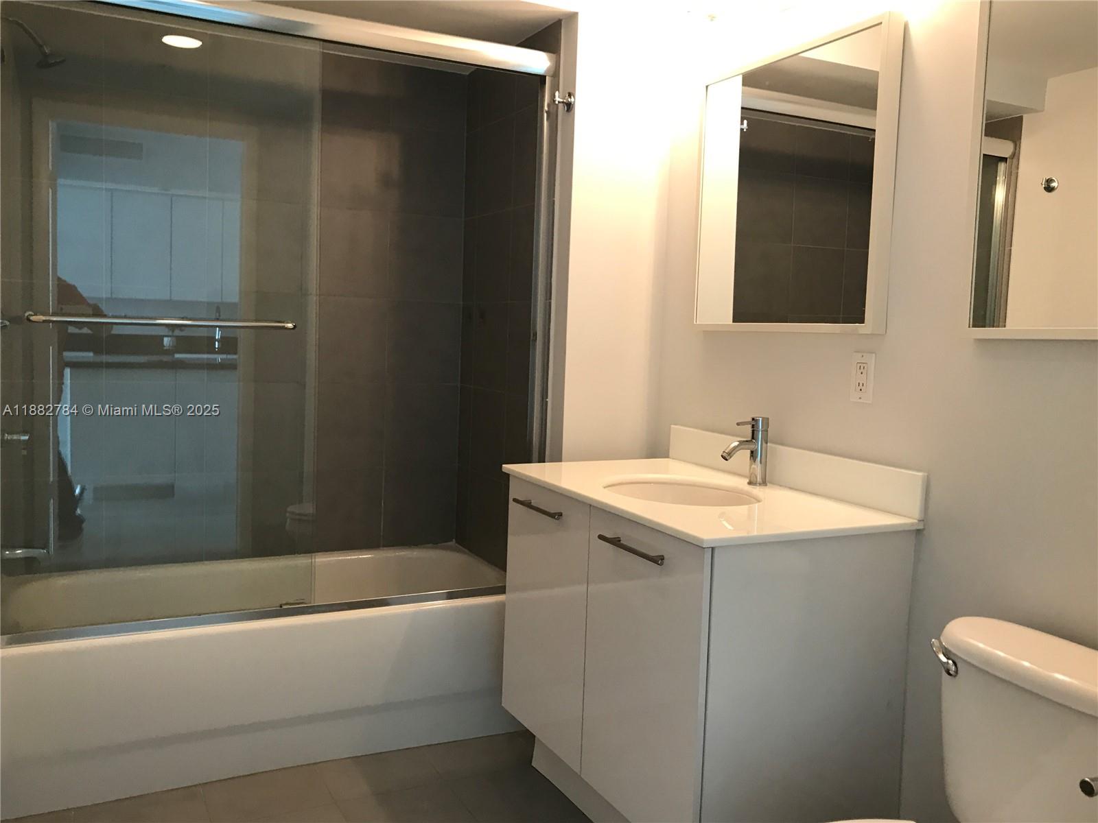 92 SW 3rd St #2512, Miami FL 33130