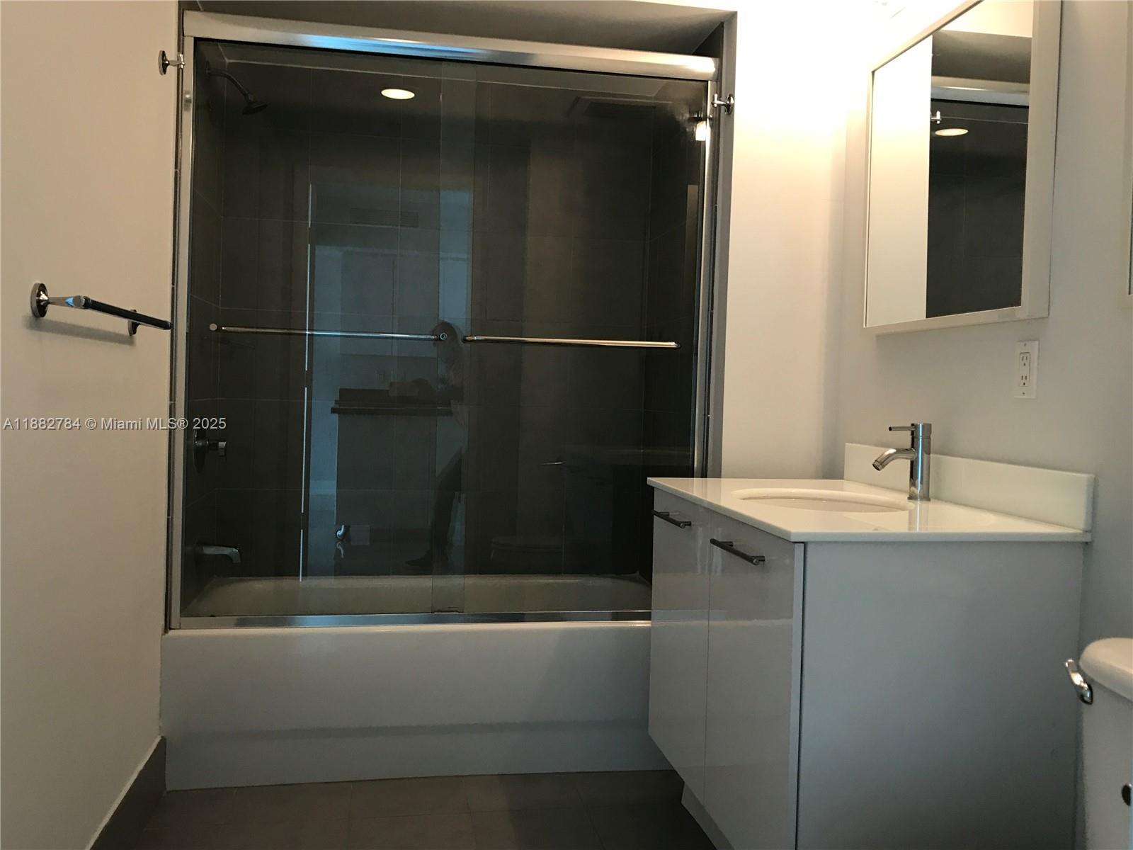92 SW 3rd St #2512, Miami FL 33130