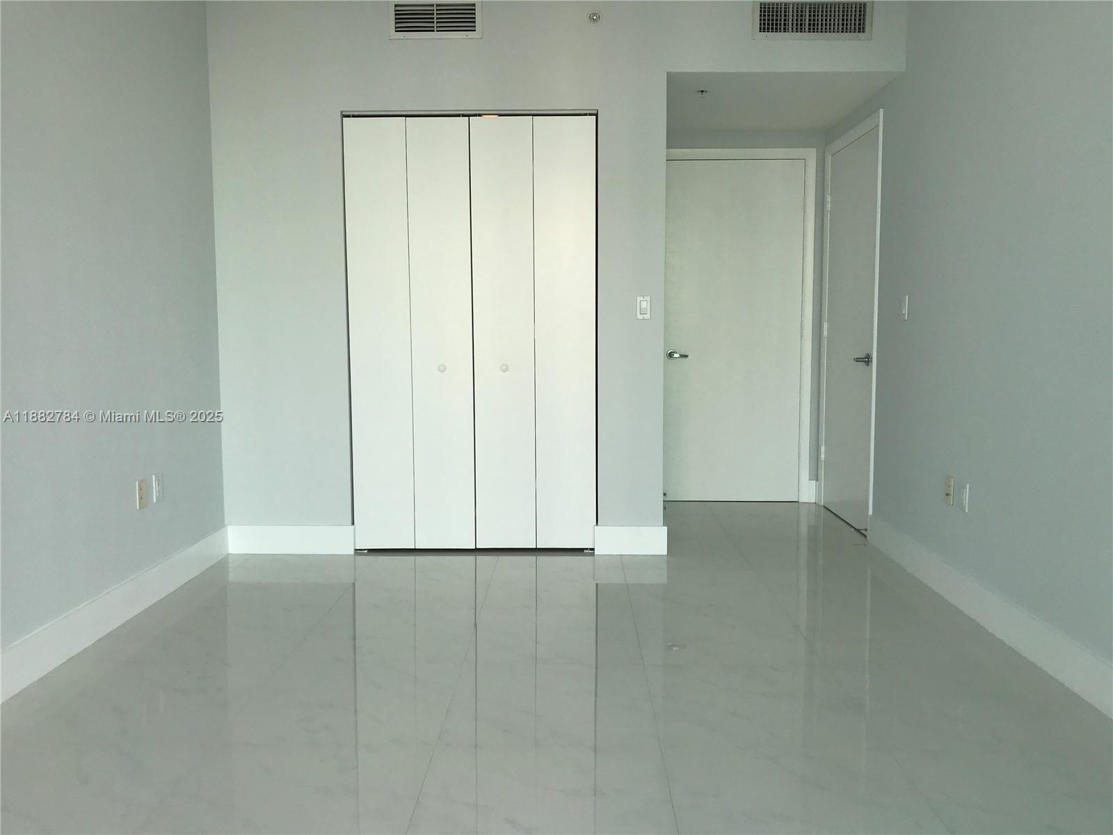 92 SW 3rd St #2512, Miami FL 33130