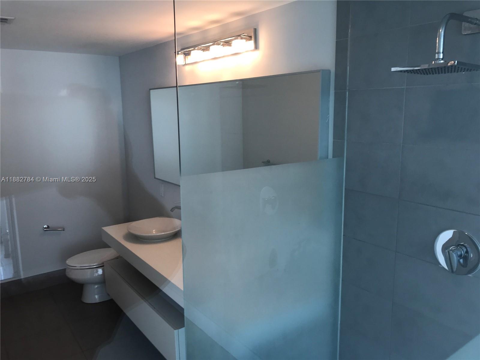 92 SW 3rd St #2512, Miami FL 33130