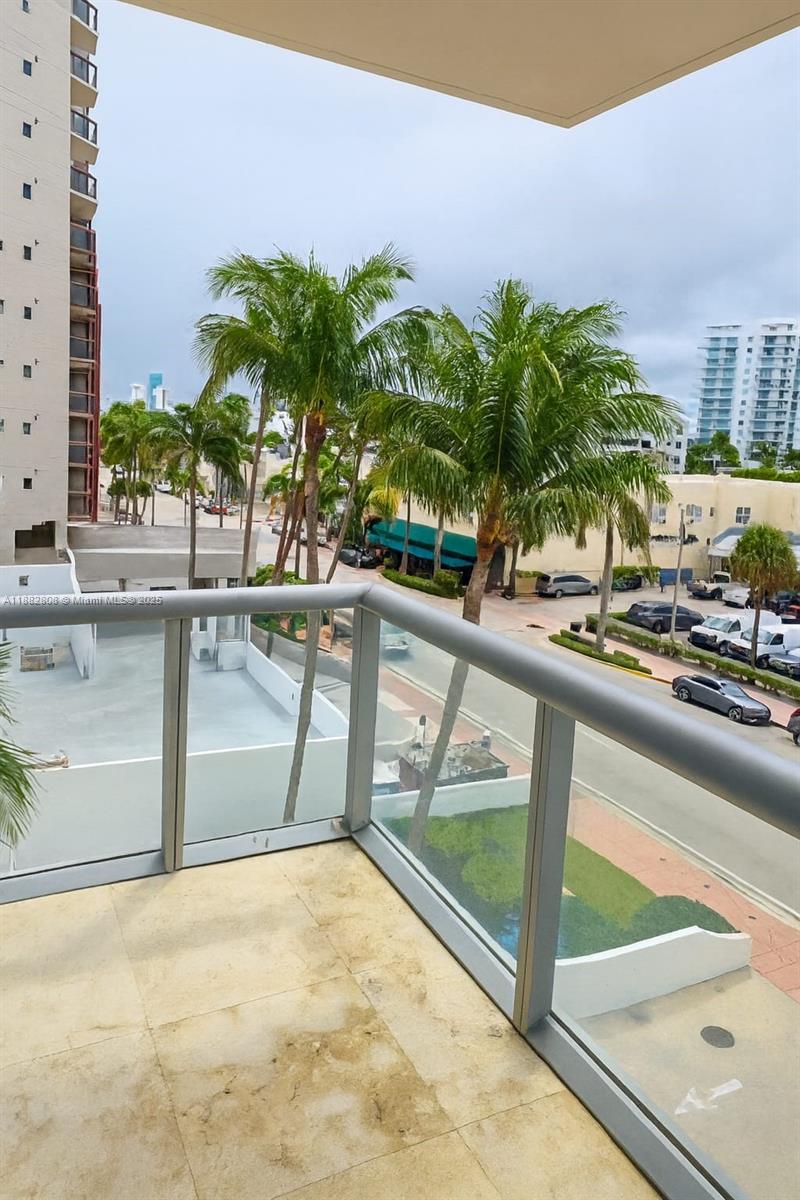 6799 Collins Ave #311, Miami Beach FL 33141