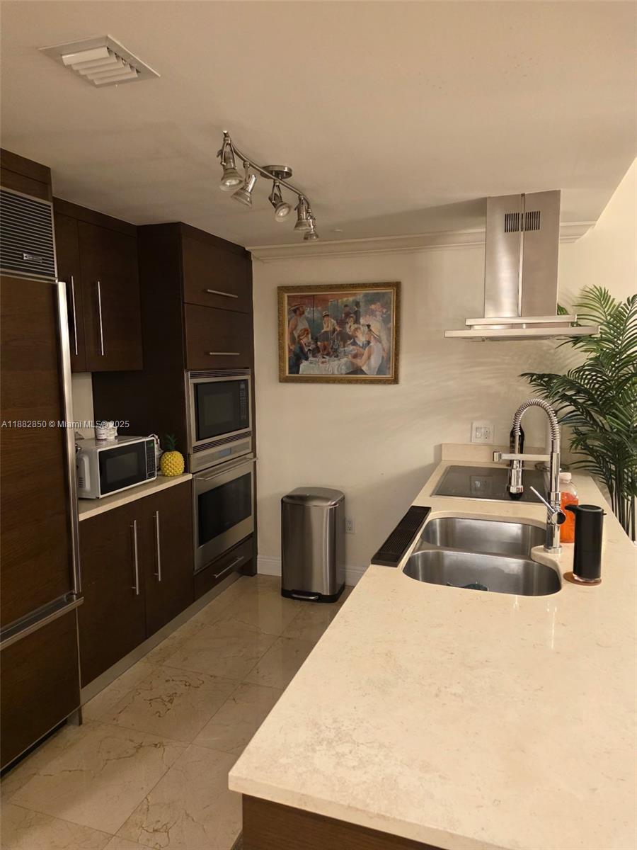 495 Brickell Ave #707, Miami FL 33131