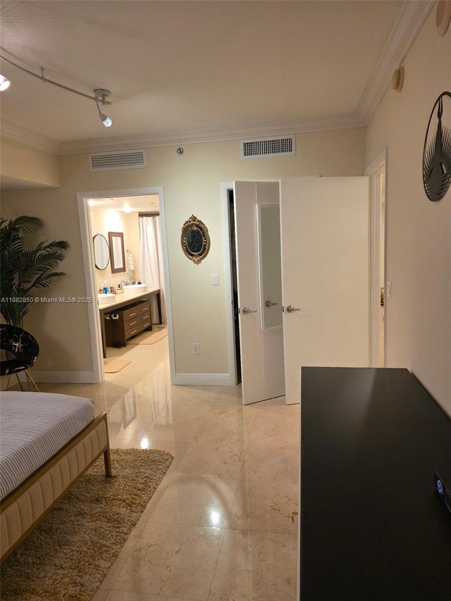 495 Brickell Ave #707, Miami FL 33131