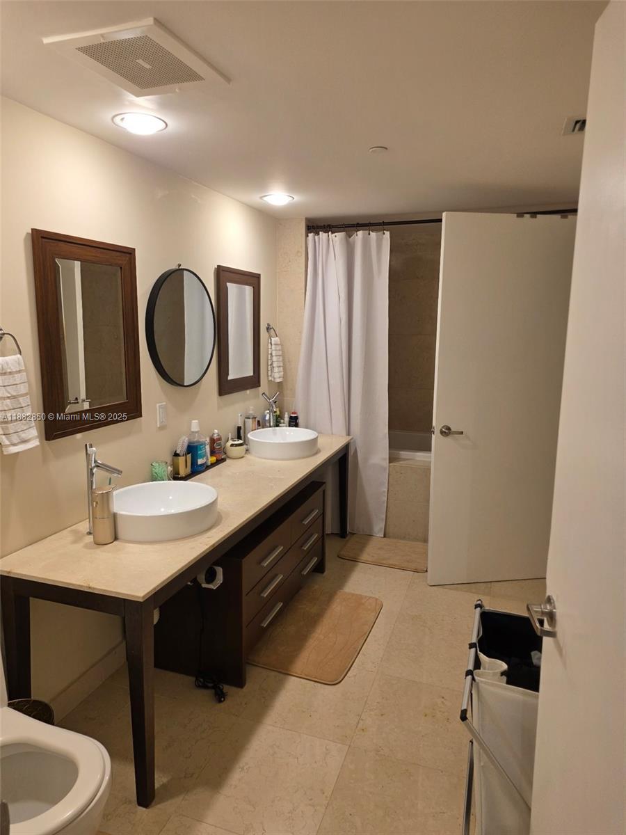 495 Brickell Ave #707, Miami FL 33131