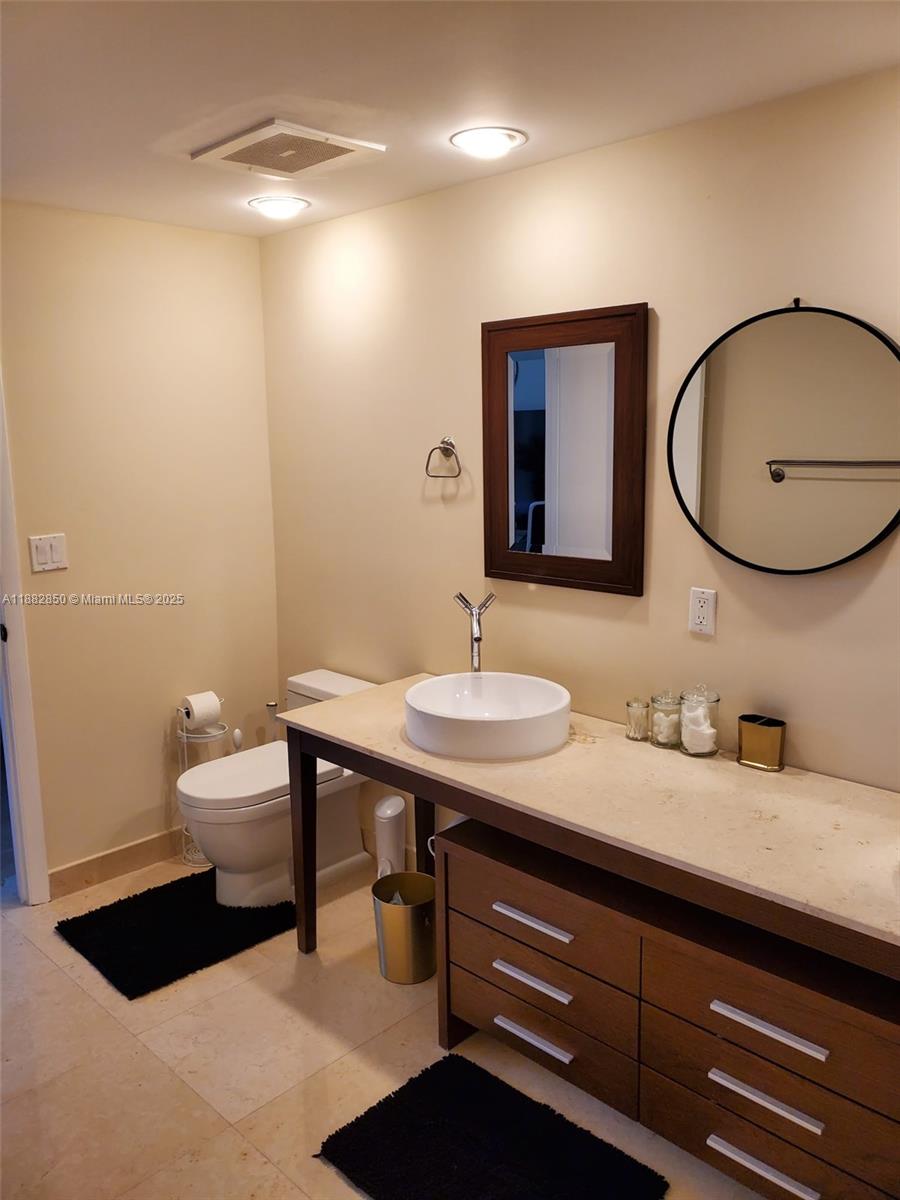 495 Brickell Ave #707, Miami FL 33131