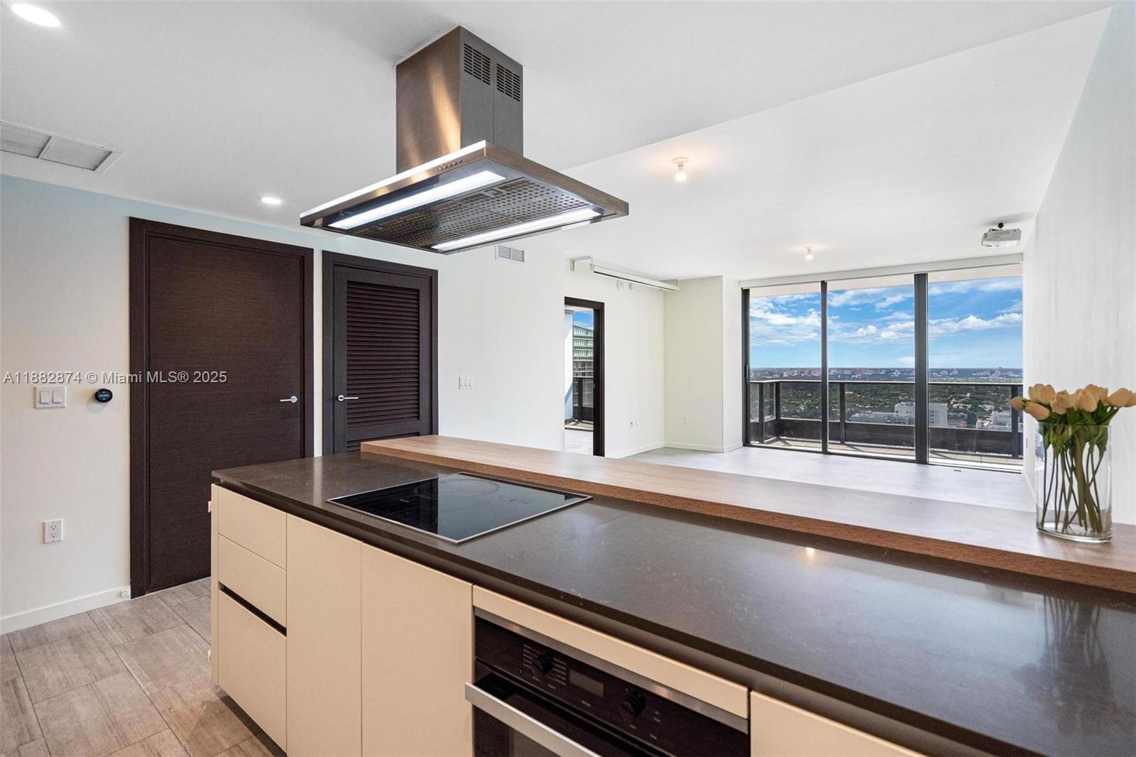 1000 Brickell Plz #3811, Miami FL 33131