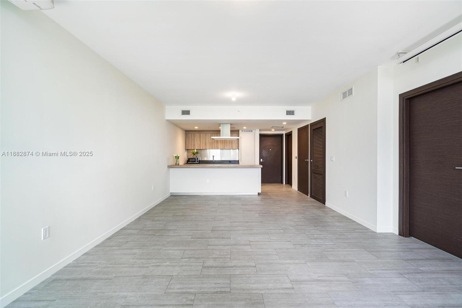 1000 Brickell Plz #3811, Miami FL 33131