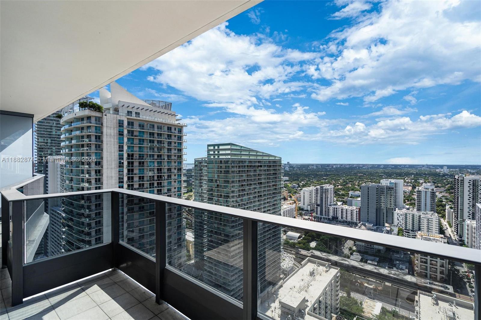 1000 Brickell Plz #3811, Miami FL 33131