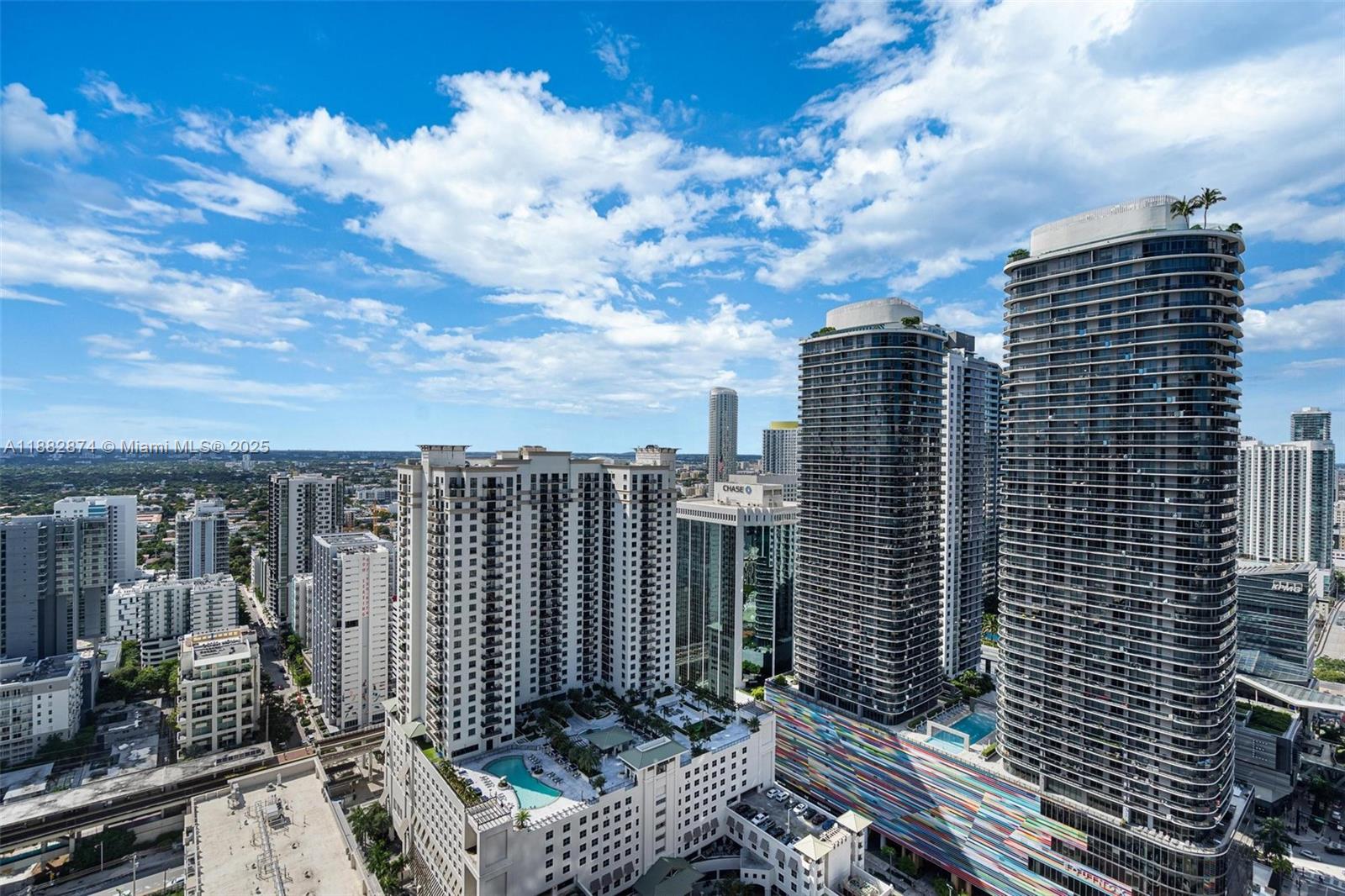 1000 Brickell Plz #3811, Miami FL 33131