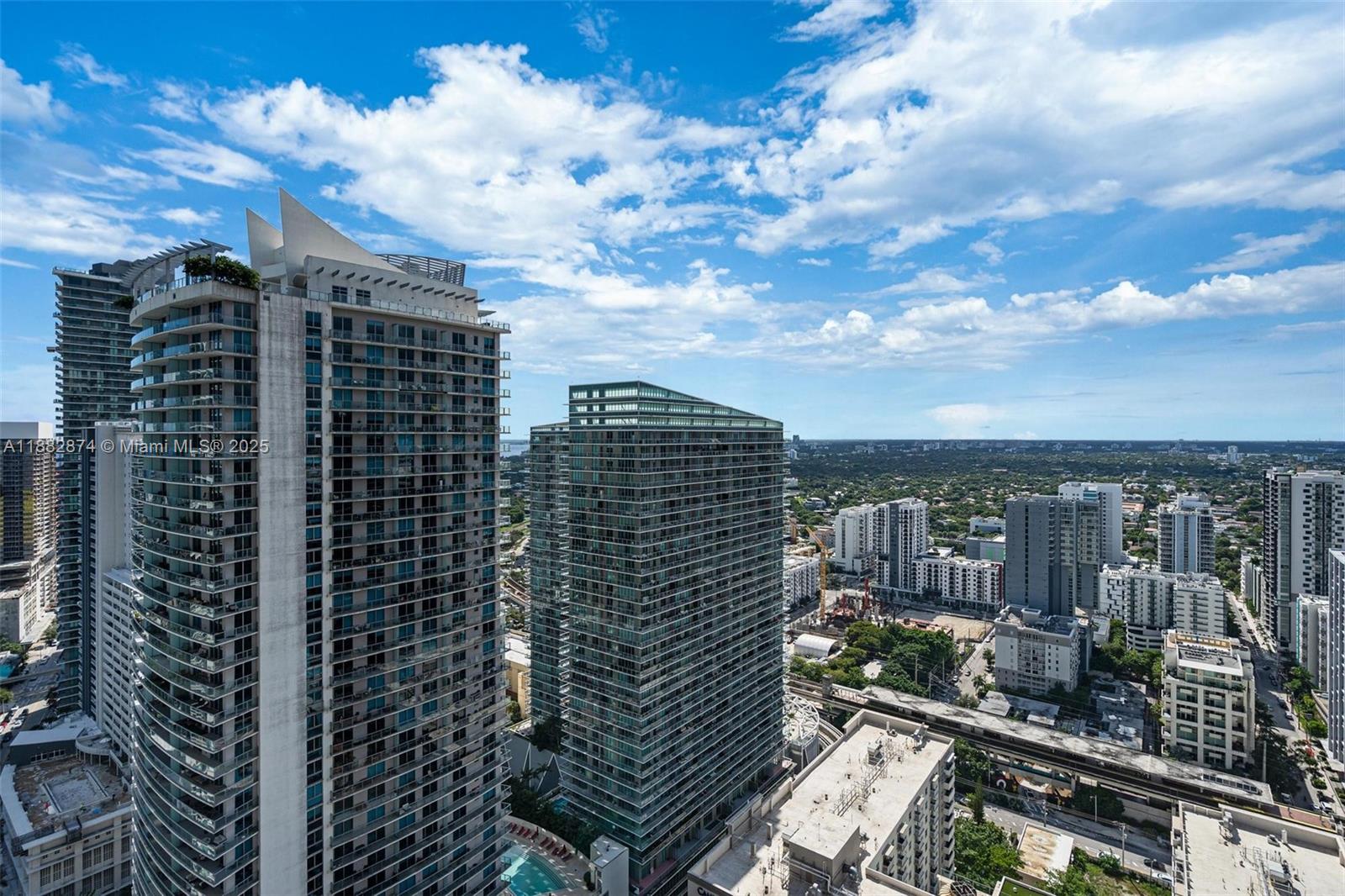 1000 Brickell Plz #3811, Miami FL 33131
