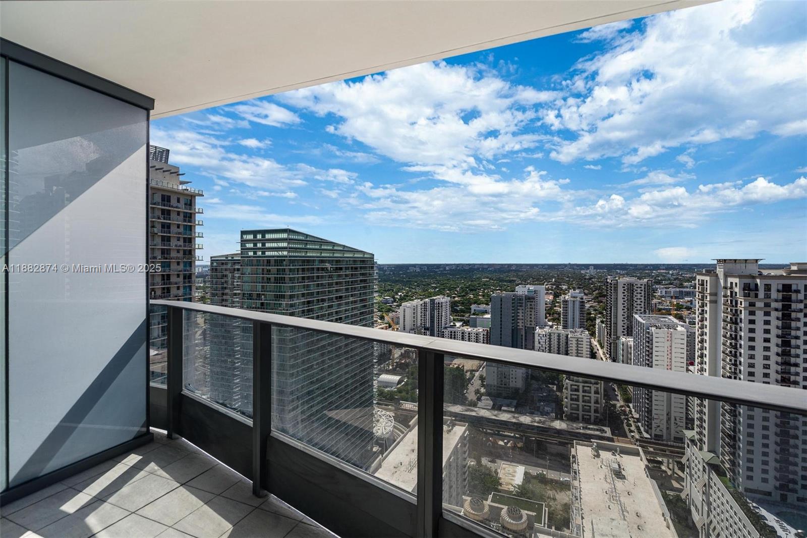 1000 Brickell Plz #3811, Miami FL 33131