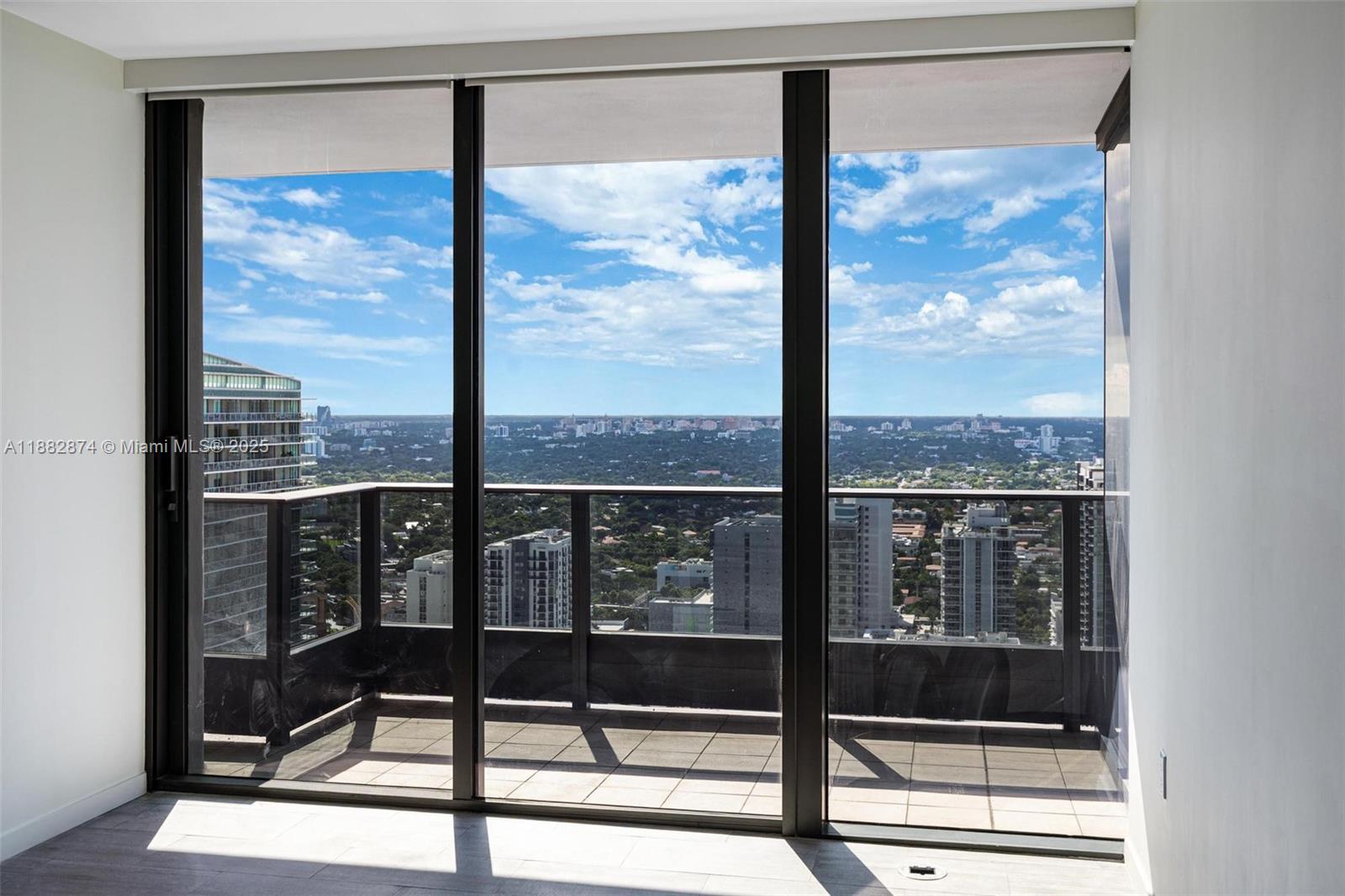 1000 Brickell Plz #3811, Miami FL 33131