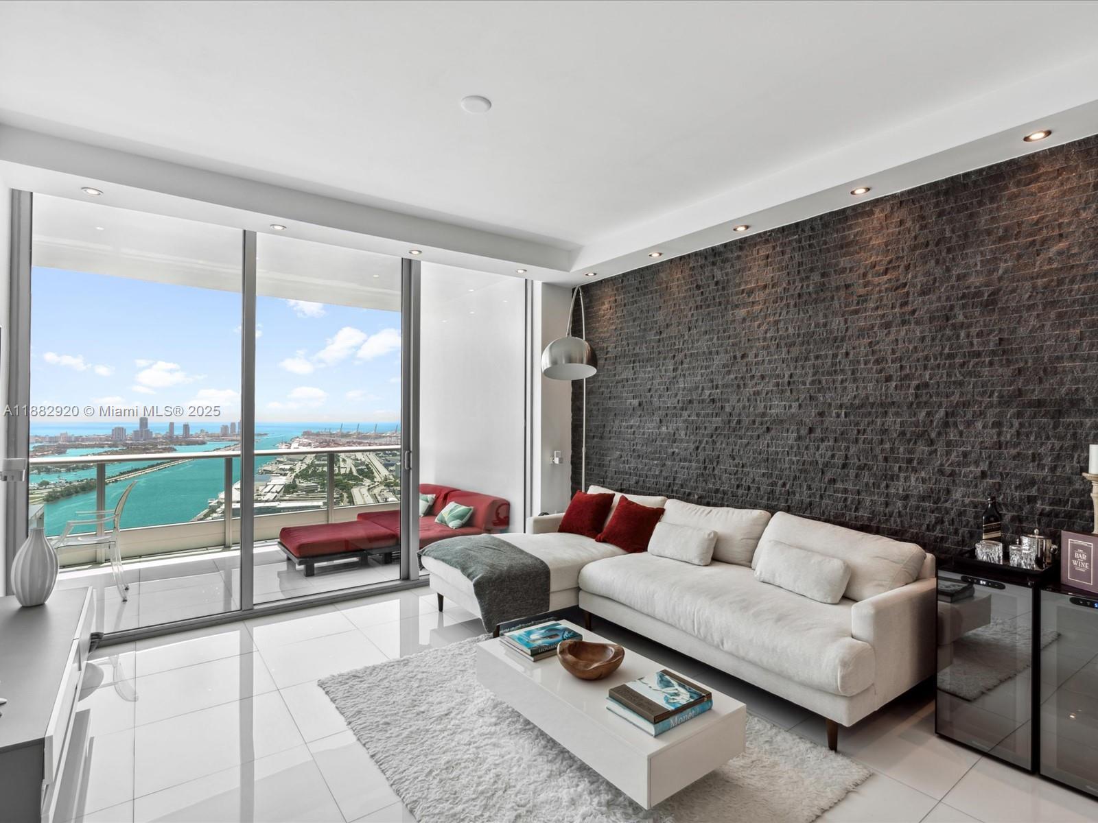 900 Biscayne Blvd #5507, Miami FL 33132