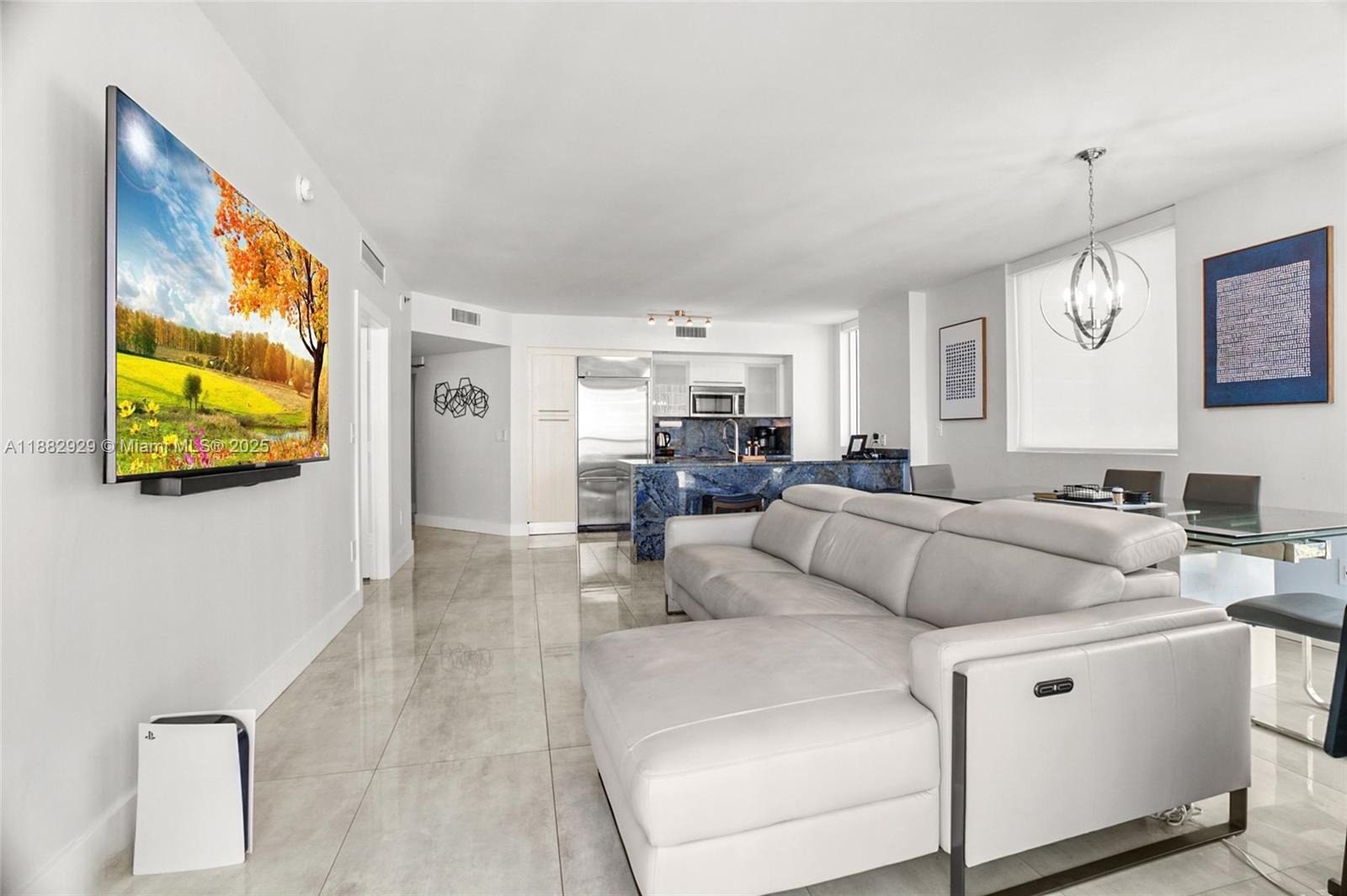 500 Brickell Ave #1701, Miami FL 33131