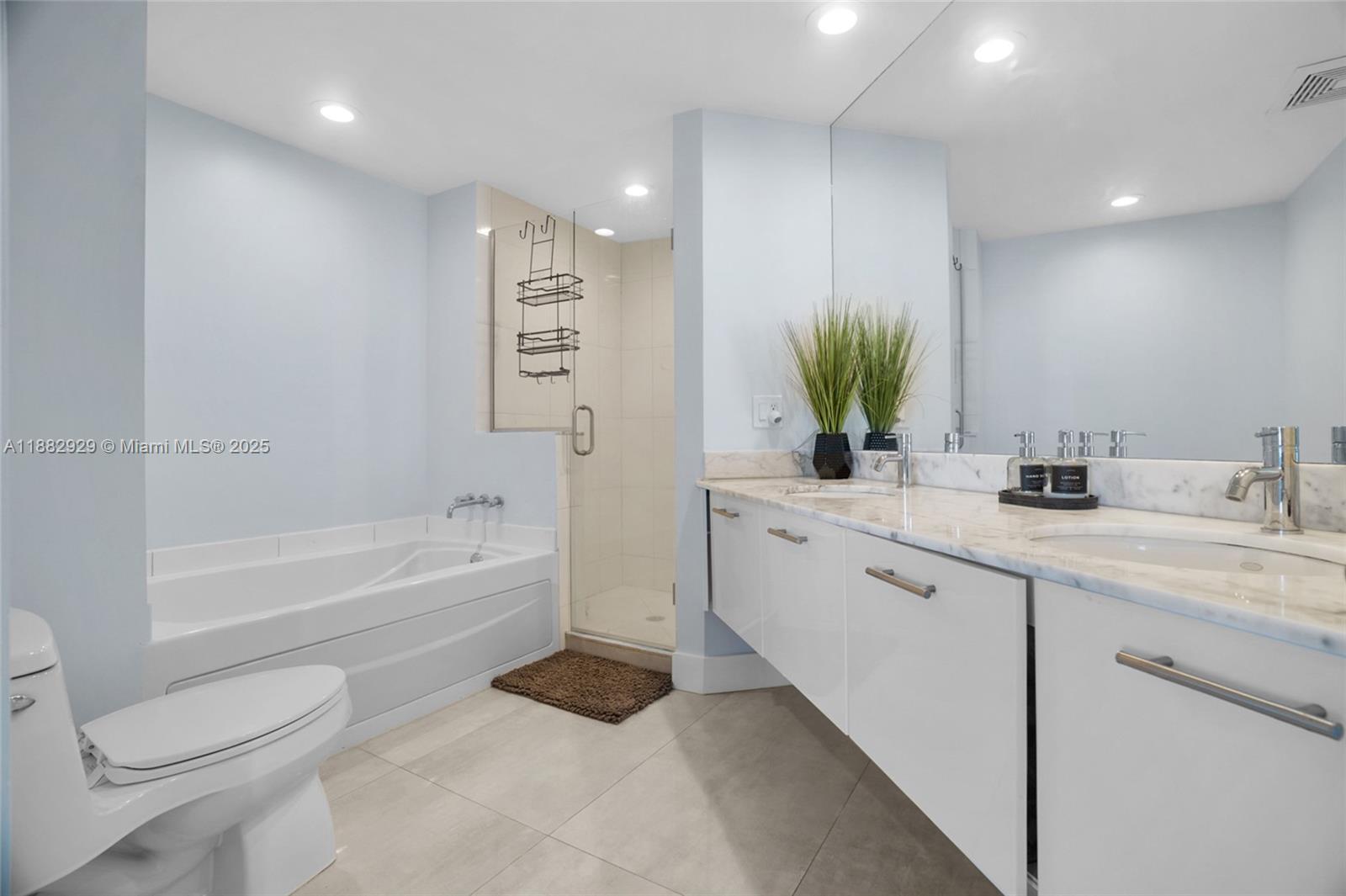 500 Brickell Ave #1701, Miami FL 33131