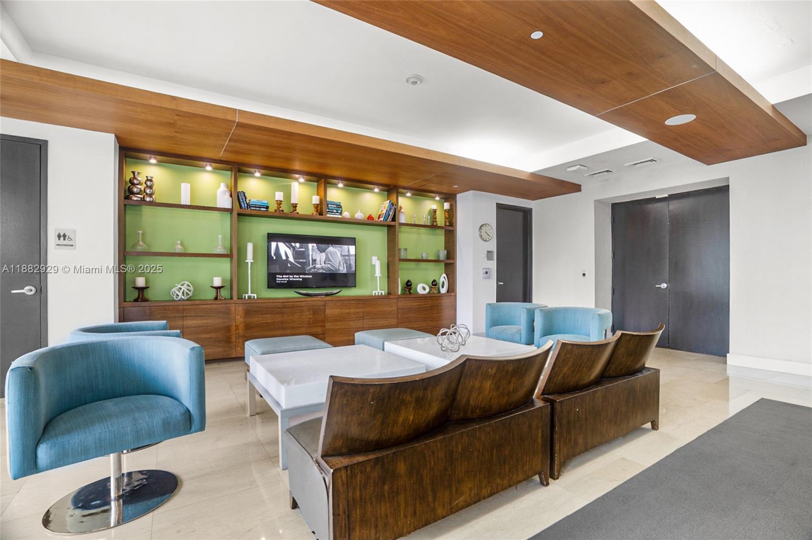 500 Brickell Ave #1701, Miami FL 33131