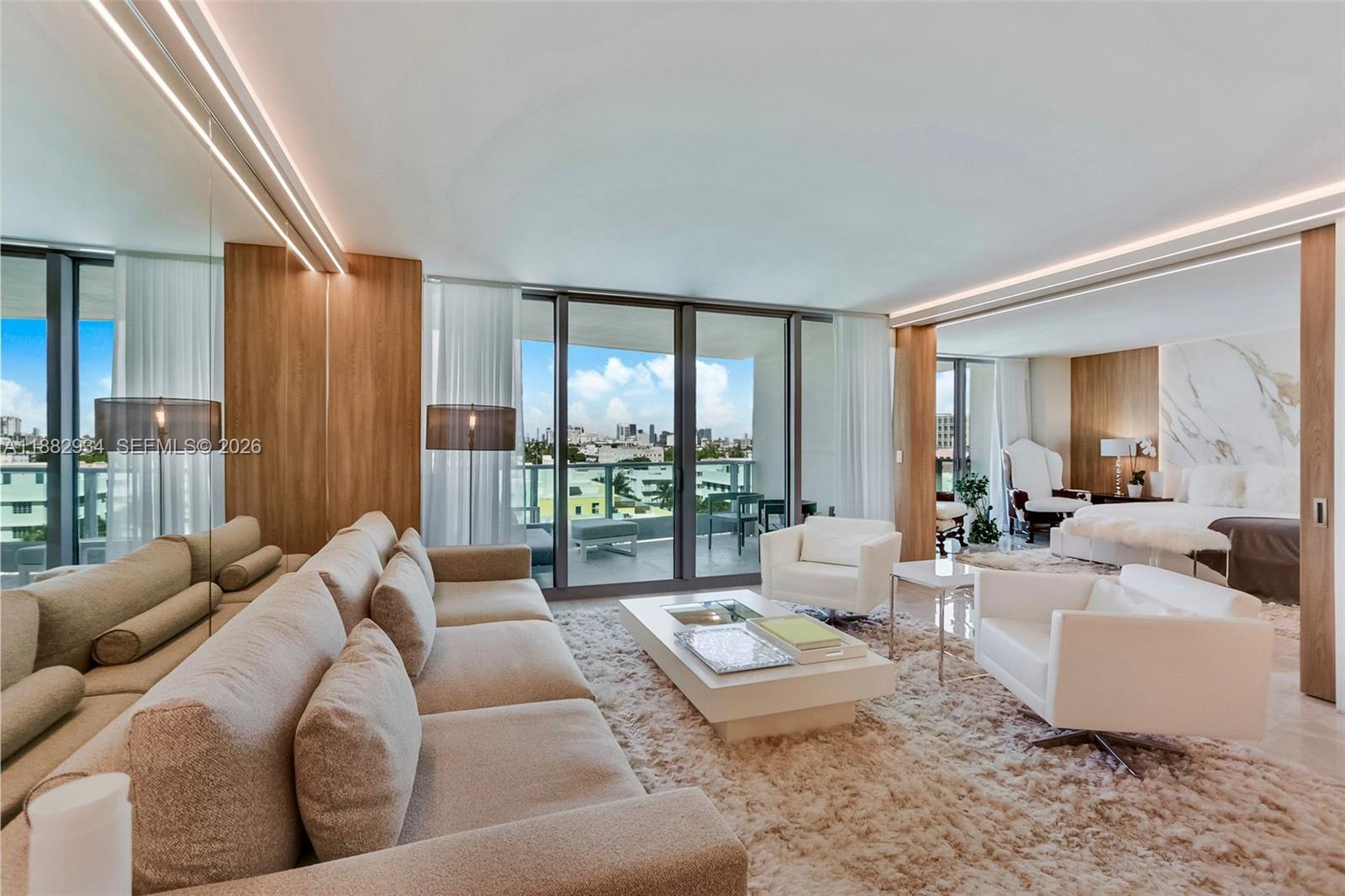 1455 Ocean Dr #811, Miami Beach FL 33139