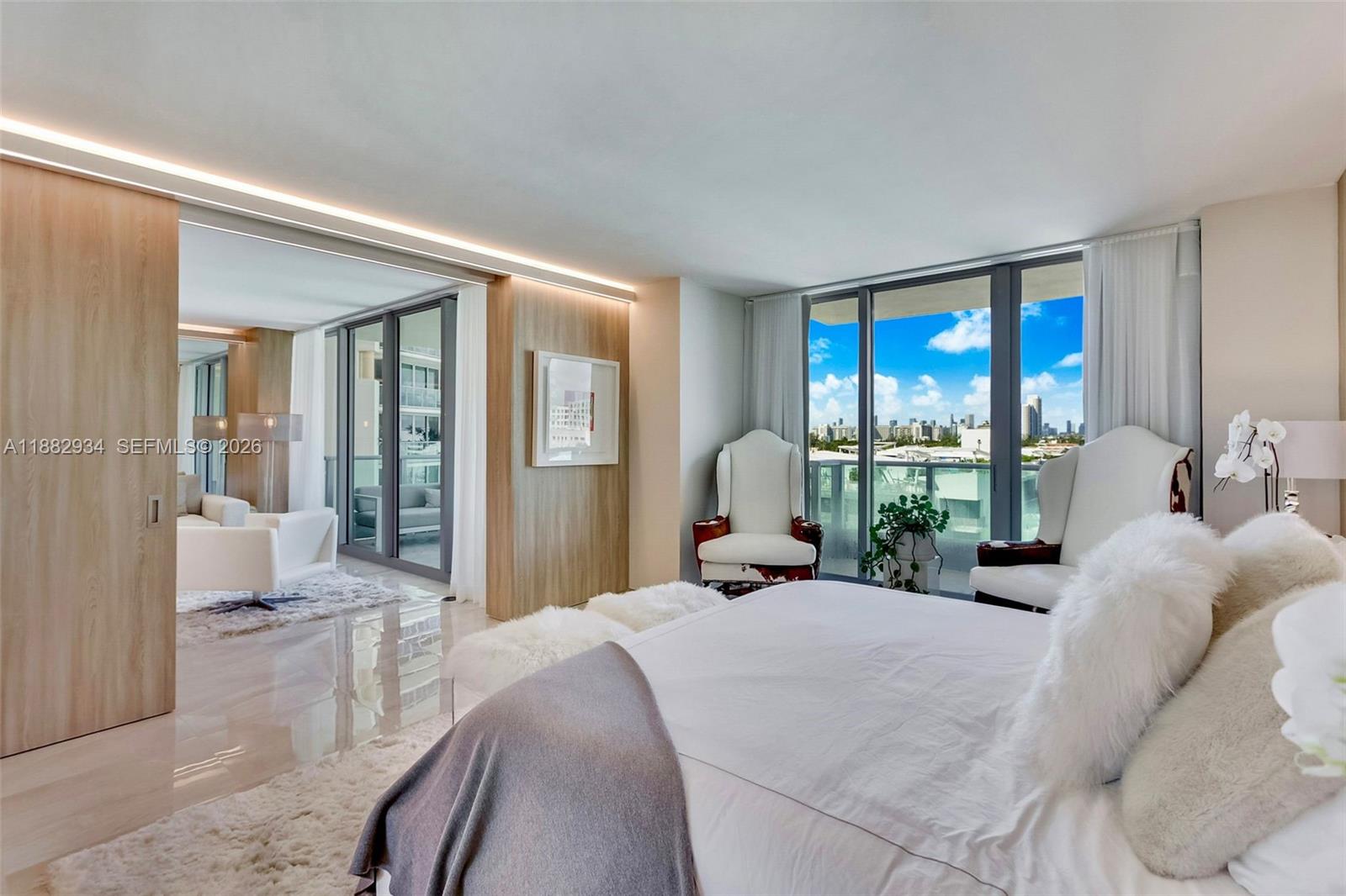1455 Ocean Dr #811, Miami Beach FL 33139