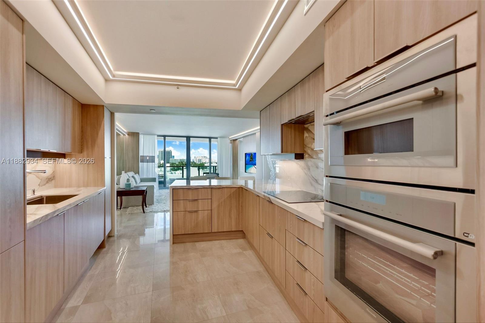 1455 Ocean Dr #811, Miami Beach FL 33139
