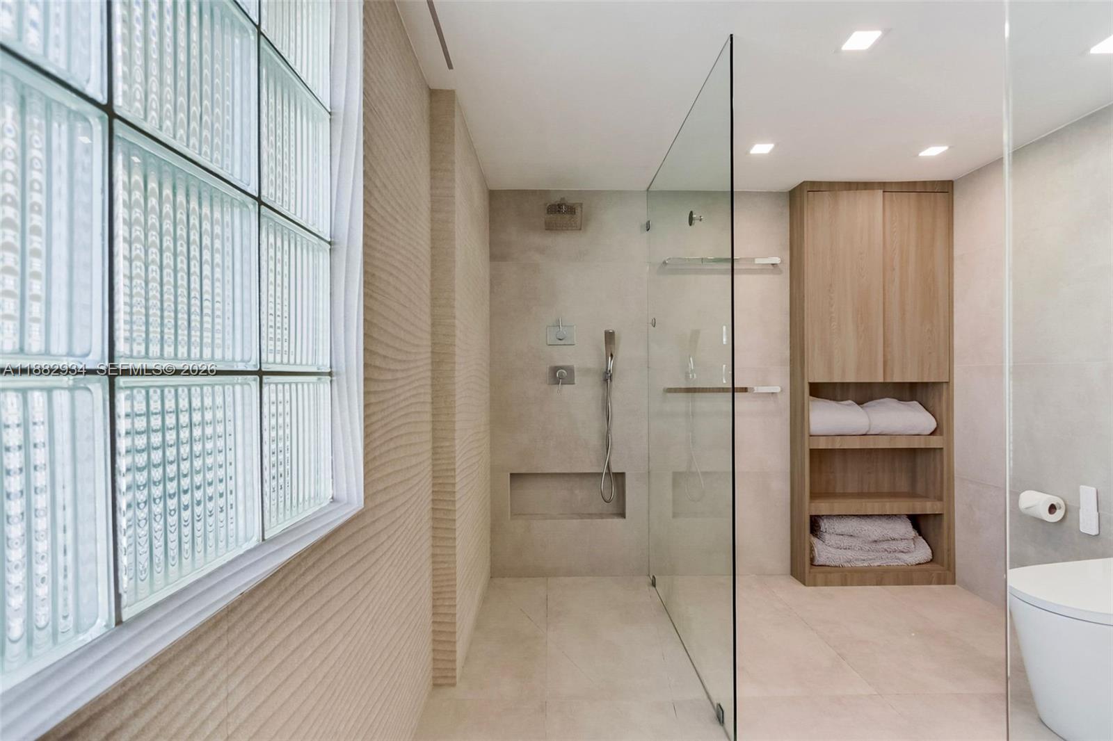 1455 Ocean Dr #811, Miami Beach FL 33139