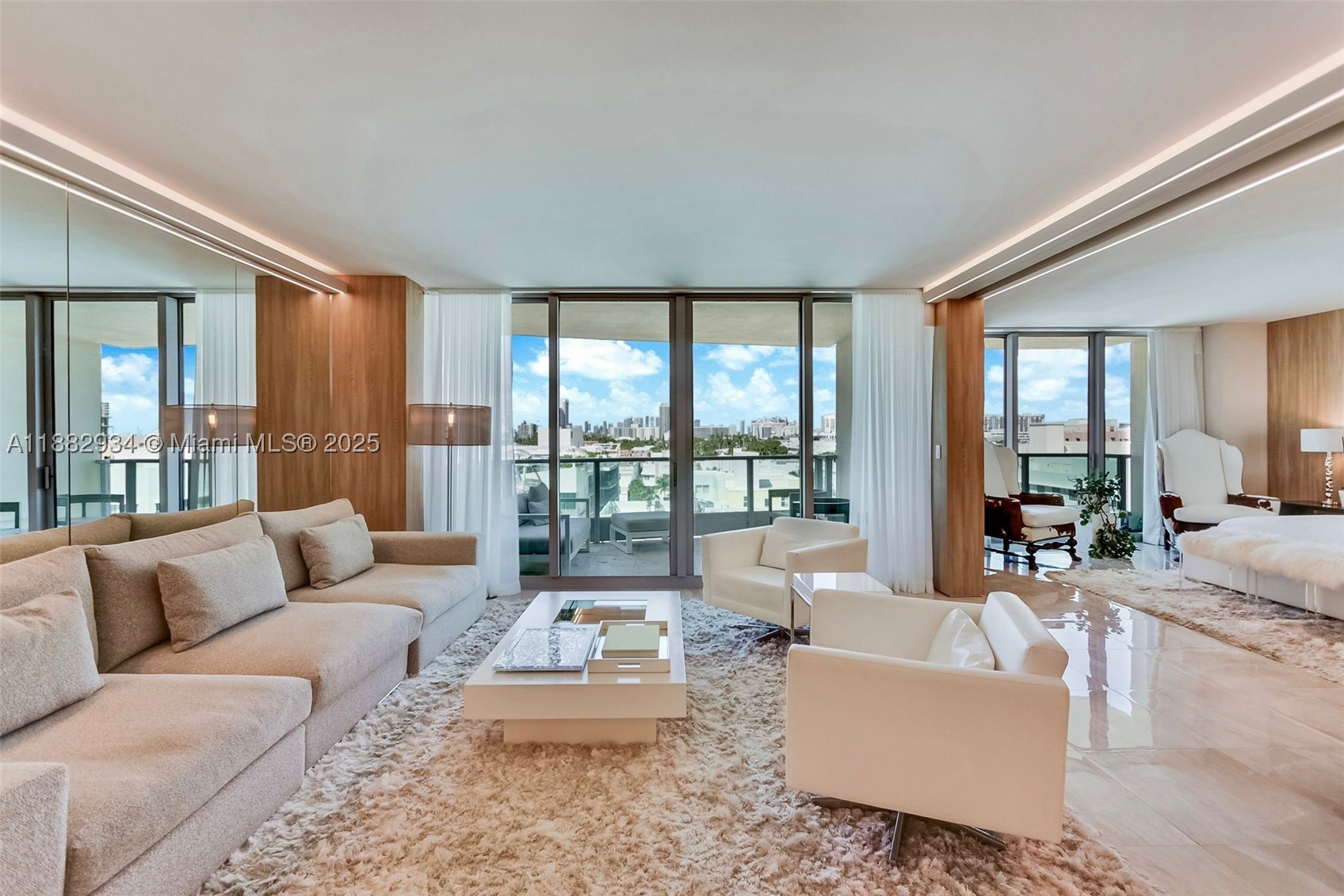 1455 Ocean Dr #811, Miami Beach FL 33139