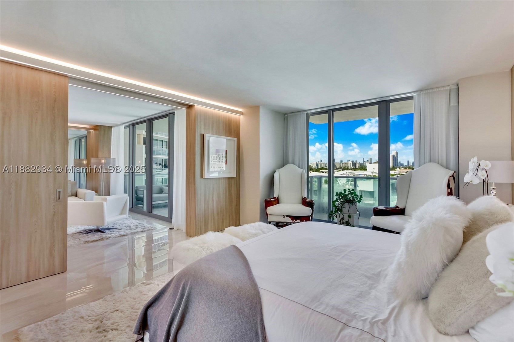 1455 Ocean Dr #811, Miami Beach FL 33139