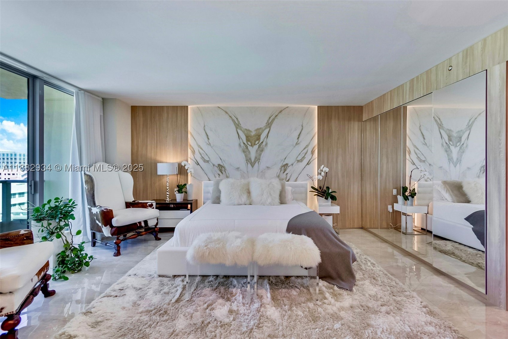 1455 Ocean Dr #811, Miami Beach FL 33139