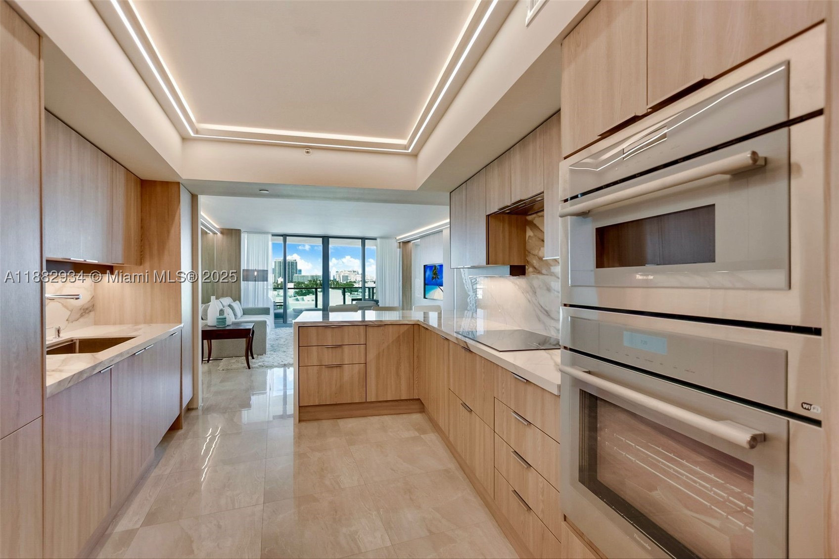 1455 Ocean Dr #811, Miami Beach FL 33139