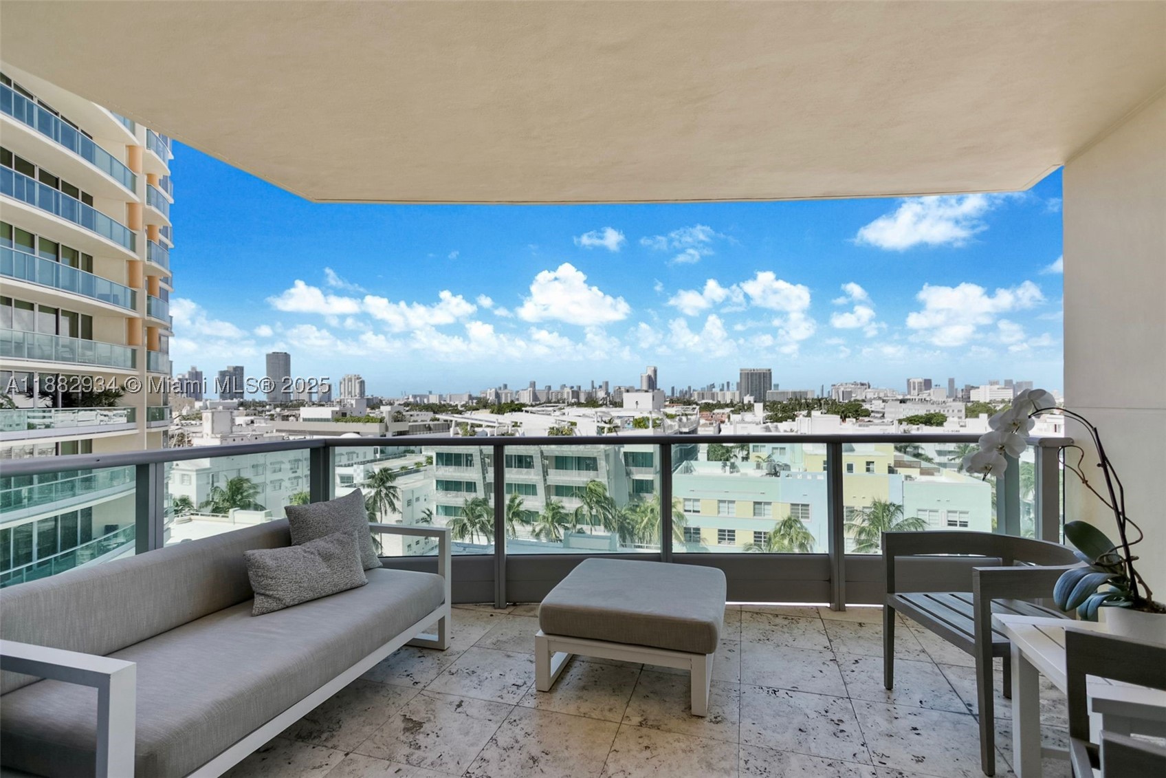 1455 Ocean Dr #811, Miami Beach FL 33139