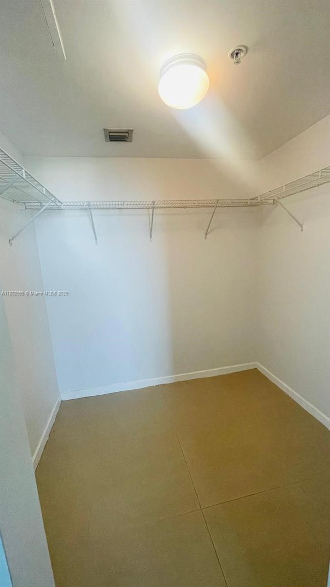 335 S Biscayne Blvd #3803, Miami FL 33131
