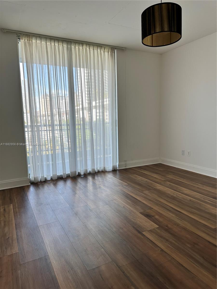 690 SW 1st Ct #605, Miami FL 33130