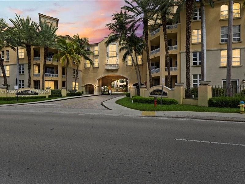 3001 NE 185th St #121, Aventura FL 33180