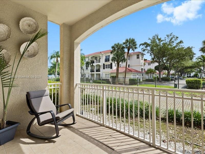 3001 NE 185th St #121, Aventura FL 33180