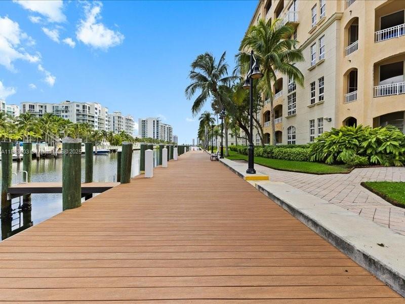 3001 NE 185th St #121, Aventura FL 33180