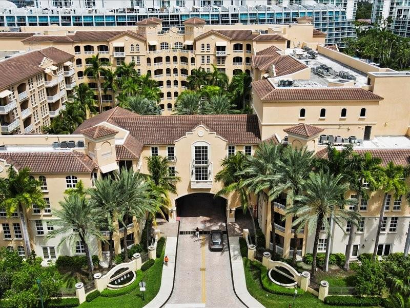 3001 NE 185th St #121, Aventura FL 33180