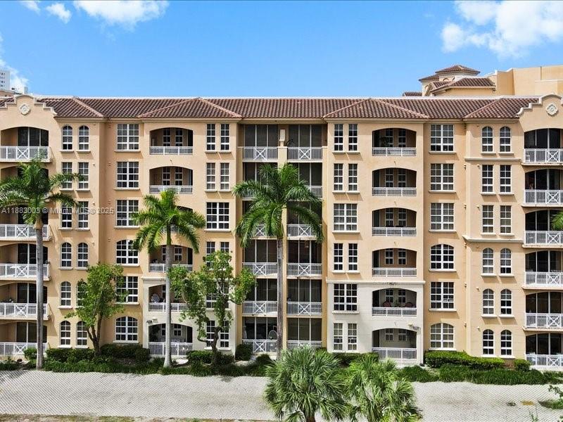 3001 NE 185th St #121, Aventura FL 33180