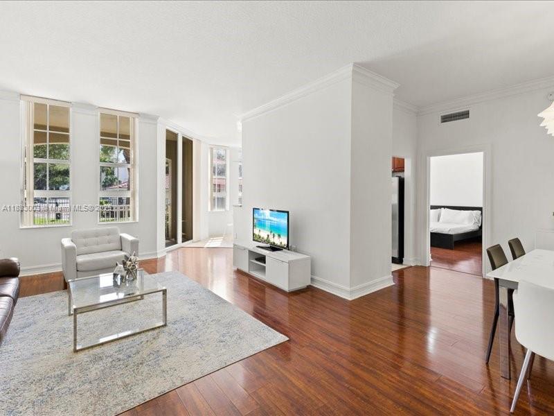 3001 NE 185th St #121, Aventura FL 33180