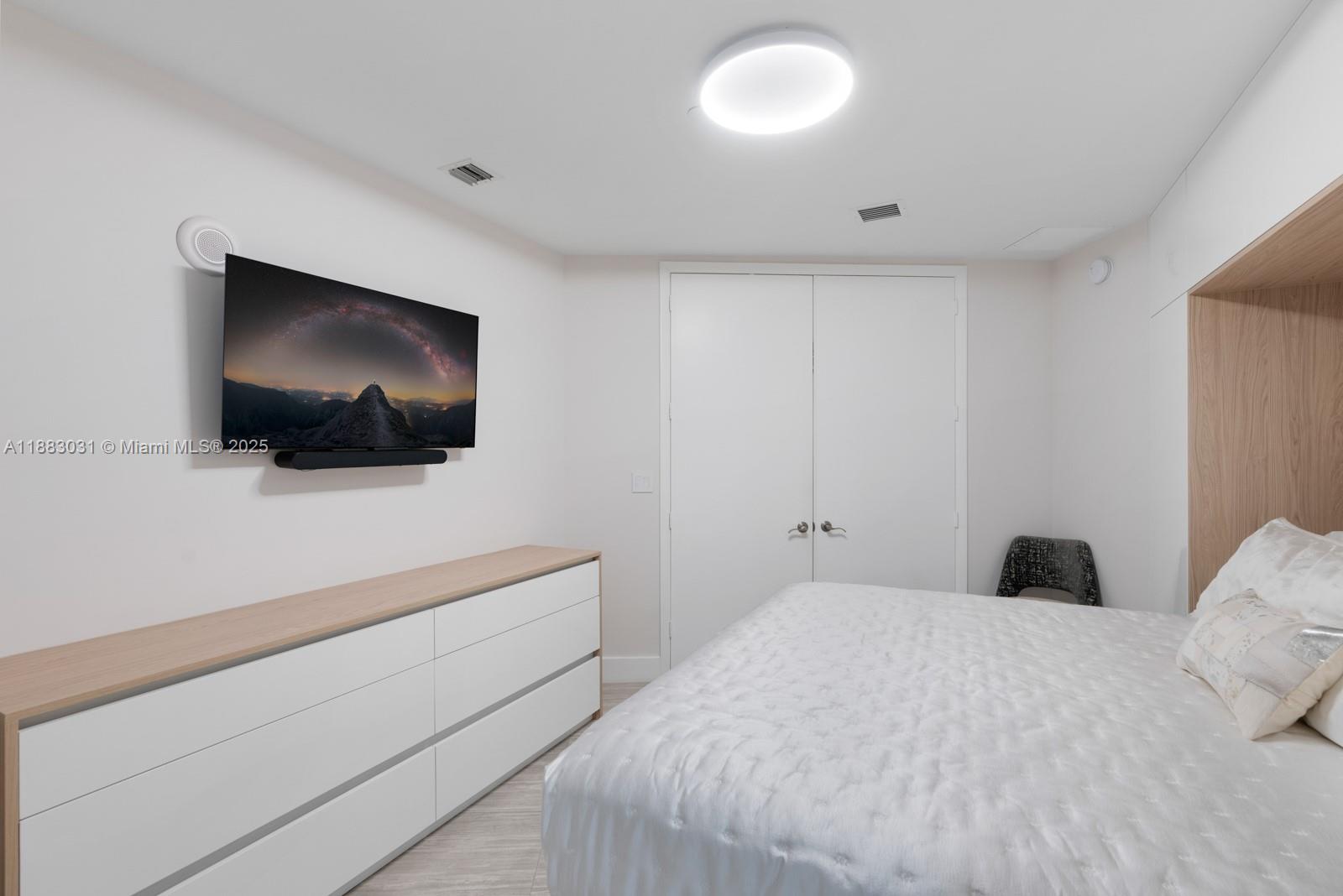 15811 Collins Ave #2907, Sunny Isles Beach FL 33160