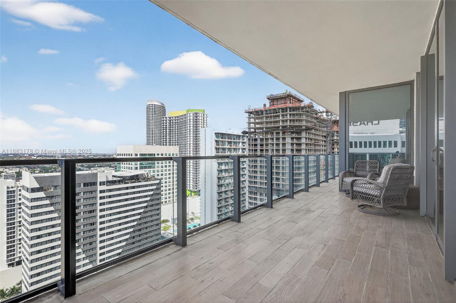 88 SW 7th St #2402, Miami FL 33130