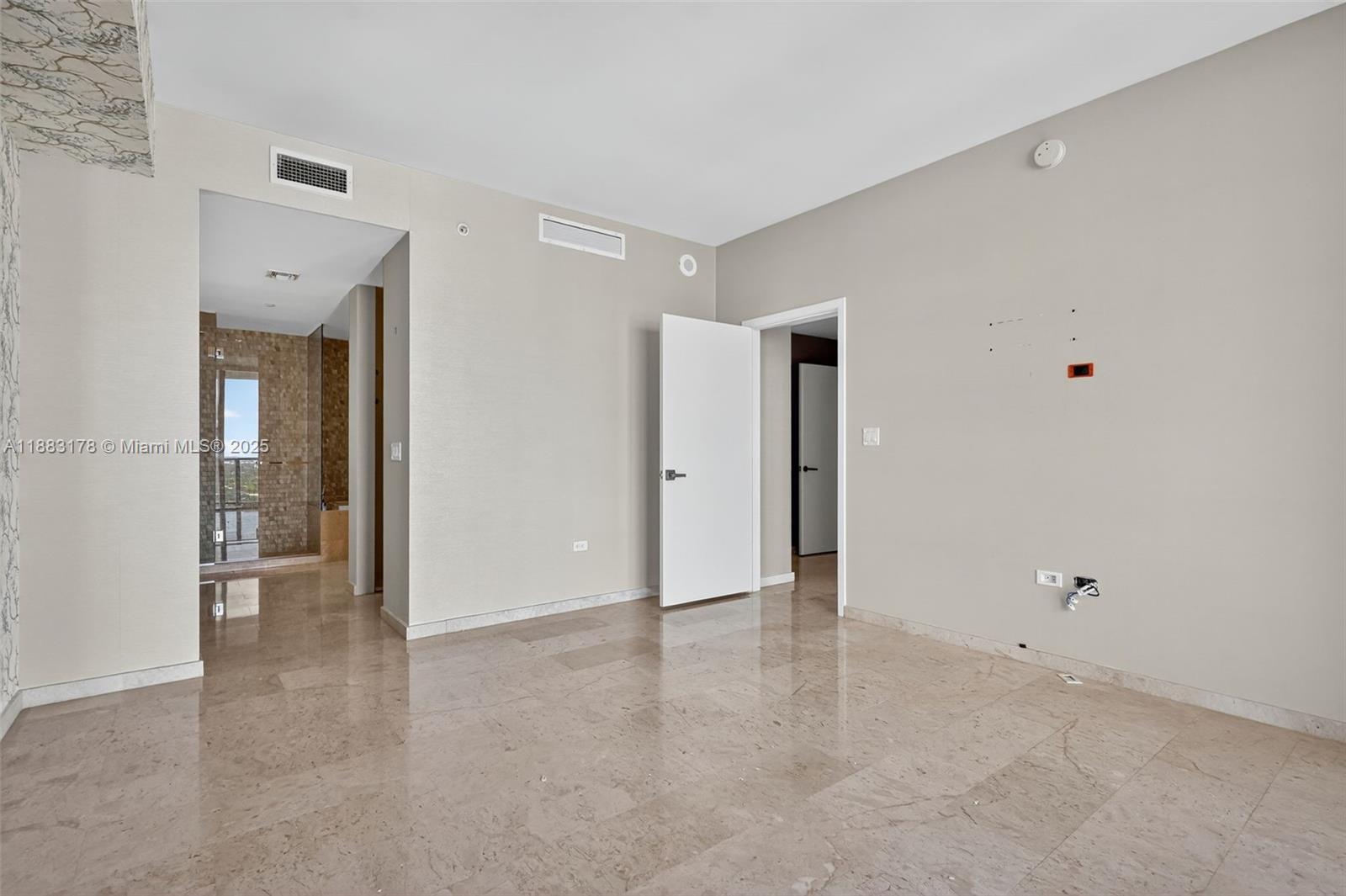 88 SW 7th St #2402, Miami FL 33130