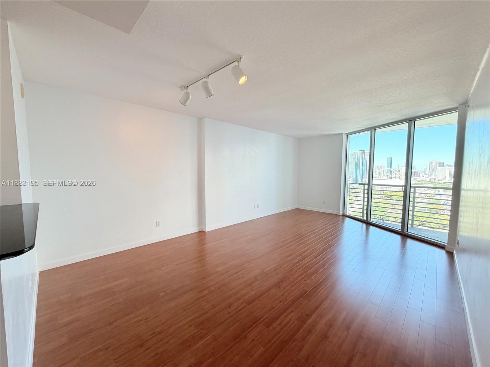 325 S Biscayne Blvd #2924, Miami FL 33131